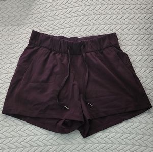 Lululemon On the Fly Mid-Rise Short 2.5"